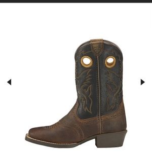 Ariat Cowboy boots, Boys size 5.5.